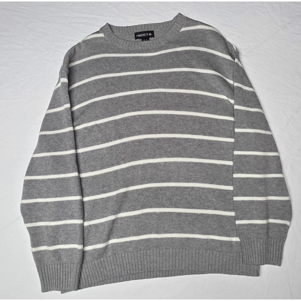 Arden B. Gray With‎ White Stripes Knit Sweater Size Medium